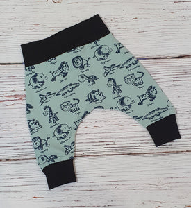 0-3m Green animals with Black cuffs