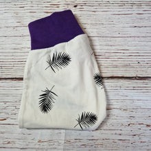 Load image into Gallery viewer, 6-12m Harem Trousers, Large Black Feather Print on white Harems